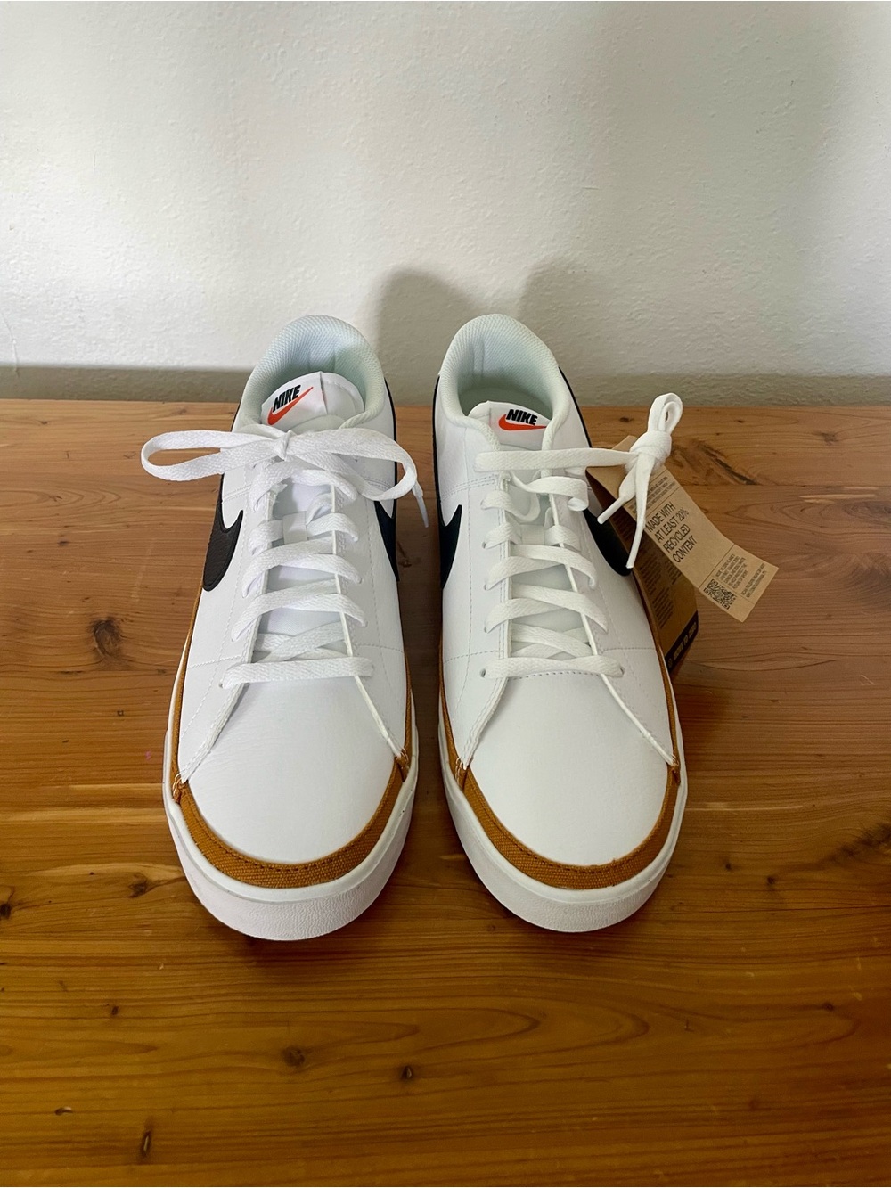 Nike Men’s Low-Top Sneakers - Picture 2 of 5